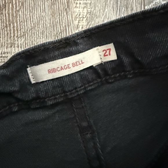 Levi's Women's ribcage bell Jeans - Picture 2 of 6